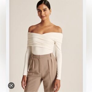ABERCROMBIE Warm Beige Ruched Off Shoulder Bodysuit